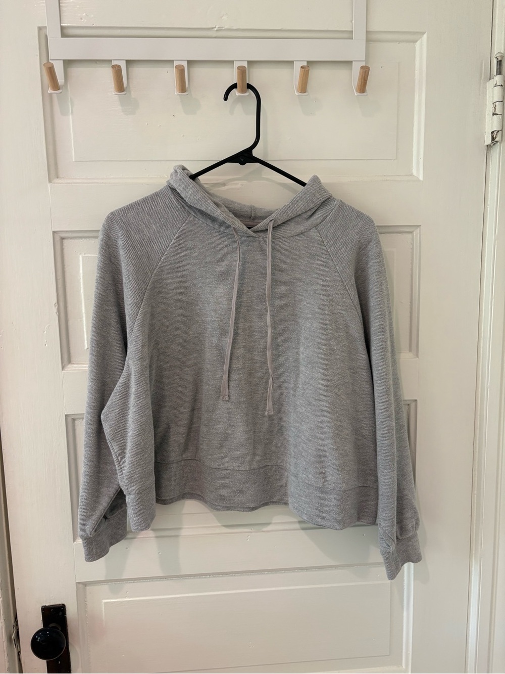 Who What Wear Light Gray Cropped Drawstring Hoodie